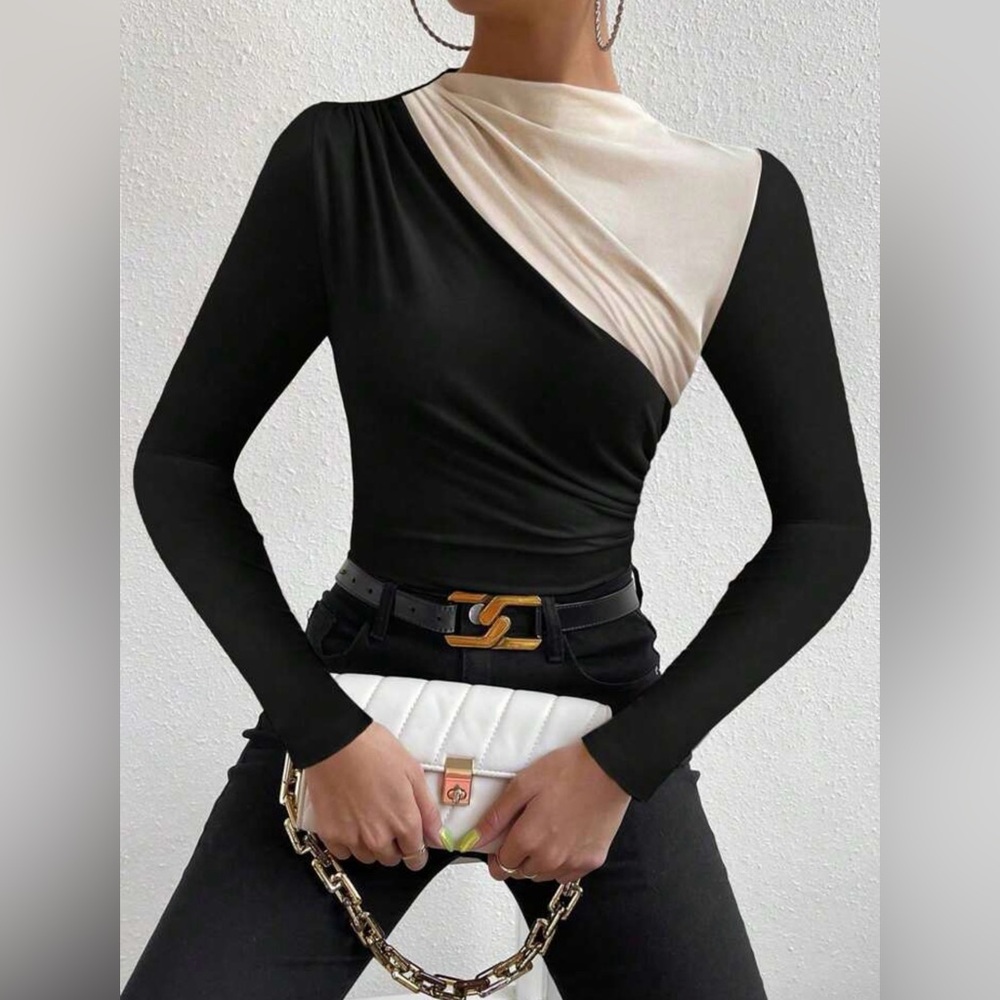 🩷Pretty Slim Fit Bodysuit🩷 BRAND NEW